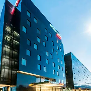 Courtyard By Marriott Airport **** Богота